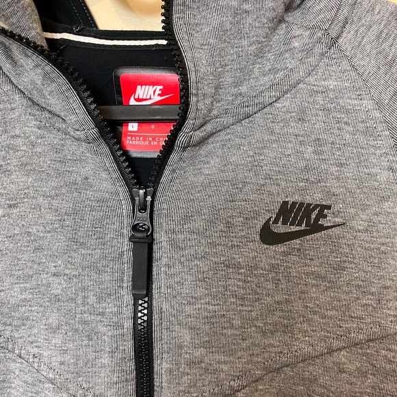 Nike Sportswear Tech Fleece Full Zip Hoodie Jacket - Women's Size L - Gray - Picture 3 of 10